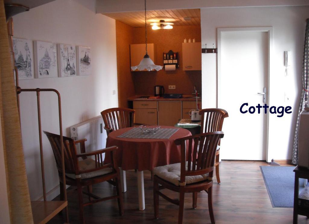 City-Ferienwohnungen-Dresden - Zentral Gelegen Im Haus Louisenstrasse 11 - Dresden-Neustadt Rum bild